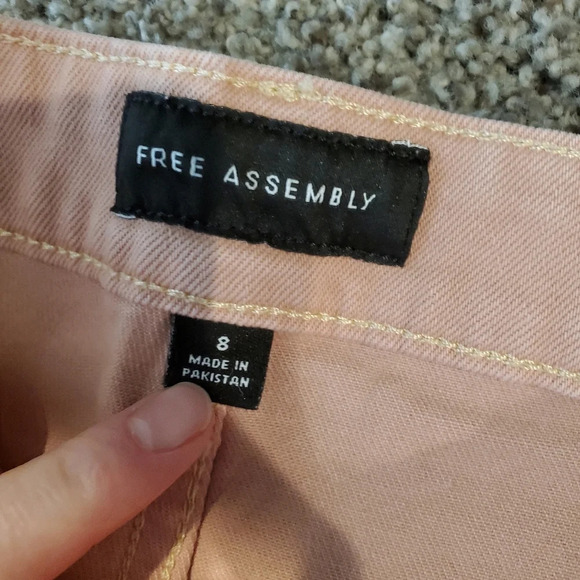 Free Assembly Blush Pink Rolled Cuff Jean Shorts Size 8 - Picture 7 of 16